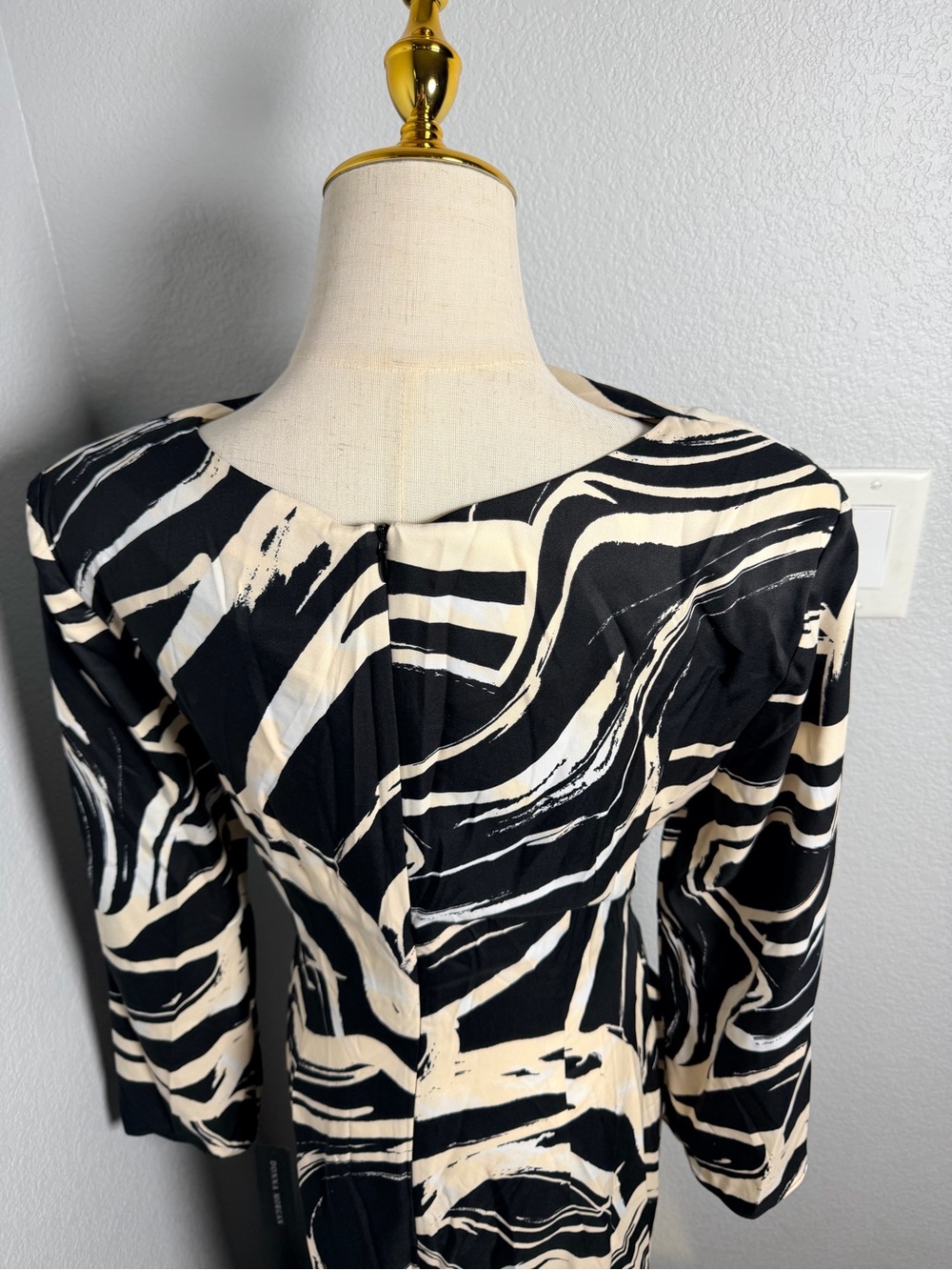 NWT-Donna Morgan Women's Donna Morgan Women's Dresses Long Sleeve Midi Wrap - Picture 10 of 13